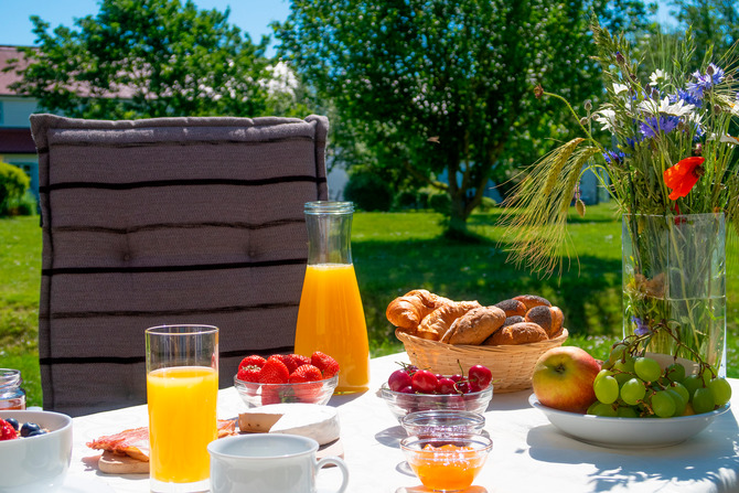 Ferienwohnung in Dranske - Feriendorf am Bakenberg 2 - Terrasse mit Garten