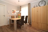 Ferienwohnung in Kühlungsborn - Appartementanlage Ostseeblick Fewo Rügen 12 - Esstisch im Wohnbereich