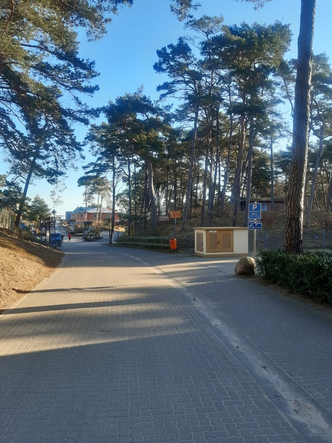 Ferienwohnung in Trassenheide - Seestern-Lilli - vorm Haus mit Blick zur Strandpromenade