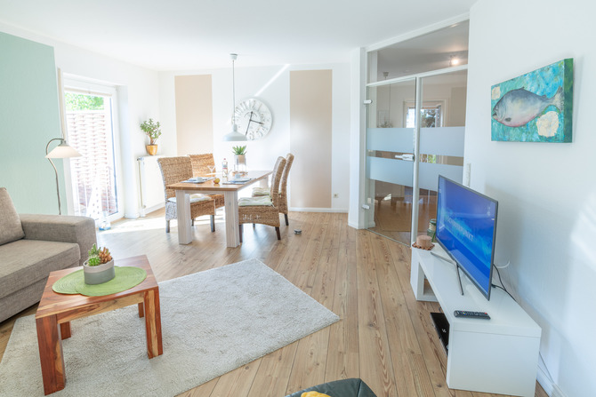 Ferienwohnung in Feldhusen - Diana EG Terrasse - Blick Wohnen Essbereich