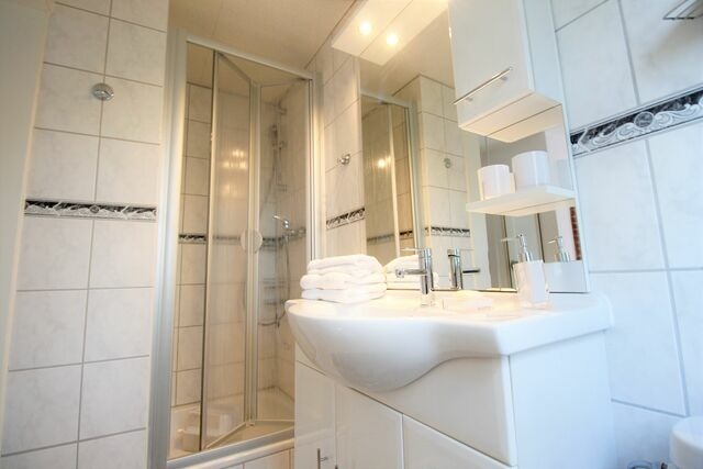 Ferienwohnung in Cismar - Haus am Kojenteich - Whg. 2 - Klosterdorf Cismar - gepflegte Wohnung auf idyllischem Seegrundst&uuml;ck - Bild 14