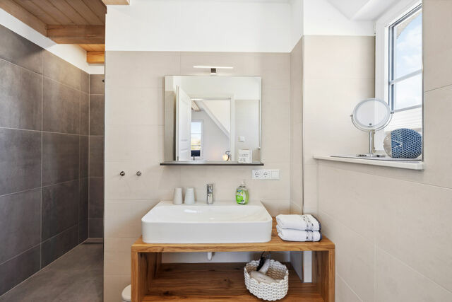 Ferienhaus in Dranske - Rügenzauber Reetdachhaus mit Sauna u. Kamin | Strandnähe | Garten - Bild 8