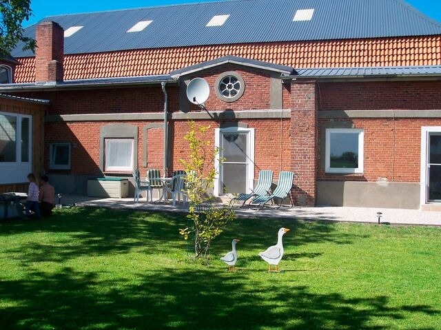 Ferienwohnung in Fehmarn OT Schlagsdorf - Bauernhof Urlaub FeWo Nr. 2 - 2-Personen - Bild 2 Ferienwohnung in Fehmarn OT Schlagsdorf - Bauernhof Urlaub FeWo Nr. 2 - 2-Personen - Bild 2