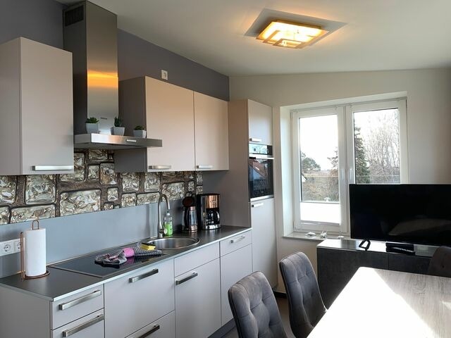 Ferienwohnung in G&ouml;hren - Stilvolle, moderne Ferienwohnung Meerblick G&ouml;hren, Balkon, 2 Schlafzimmer, Hunde Willkommen - Bild 6